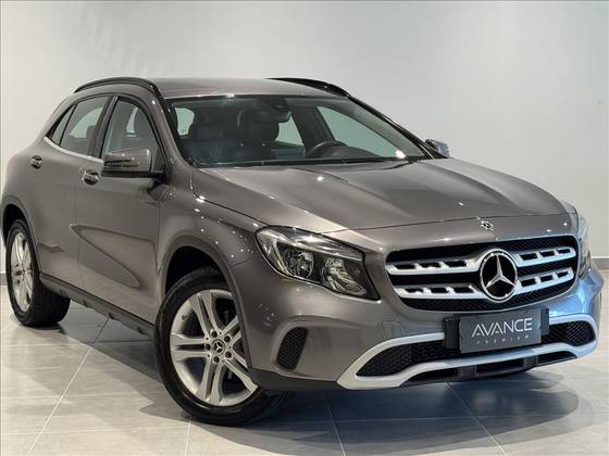 MERCEDES-BENZ GLA 200 1.6 CGI FLEX STYLE 7G-DCT